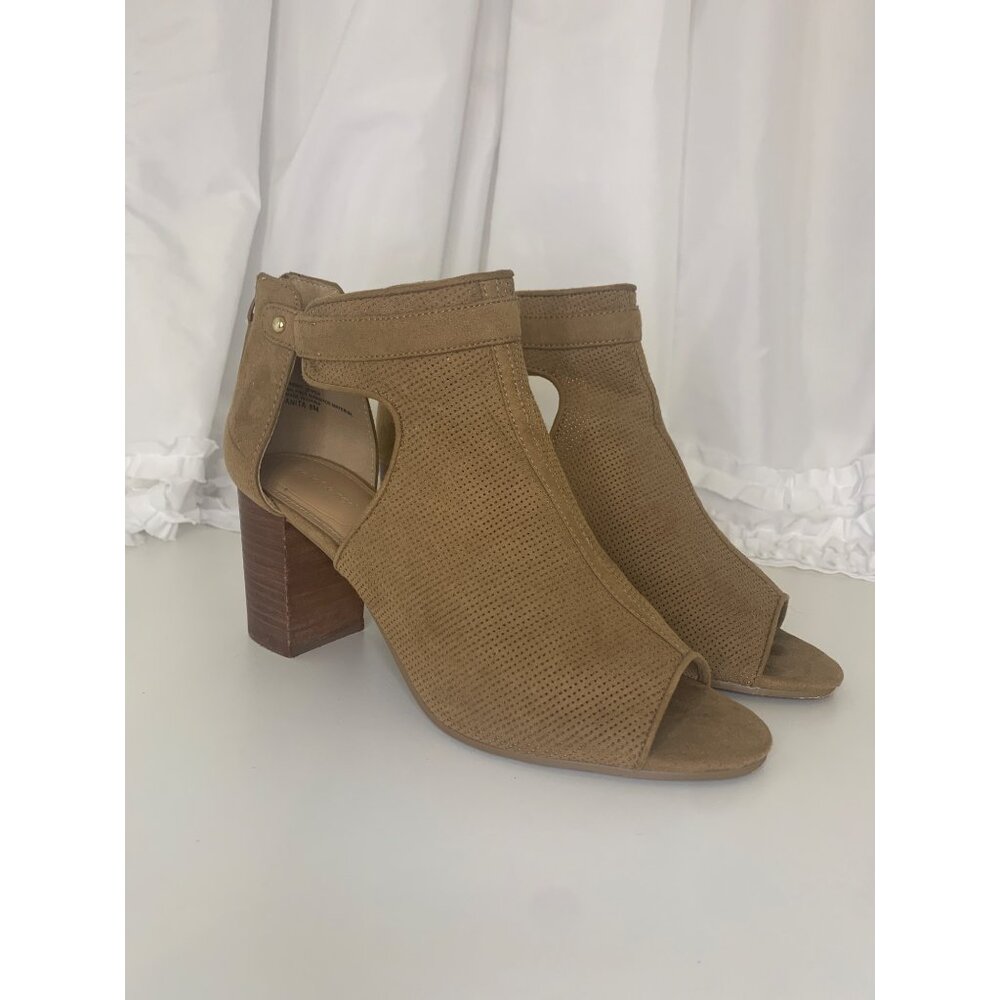 Violet & Red Tan Anita Peep Toe Heel Size 8